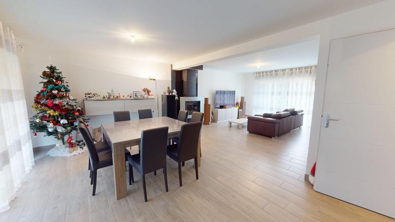 Maison - 122 m² - 6 pièces