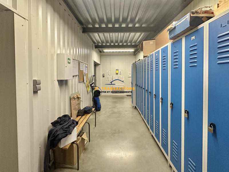Local d'activités - 267 m²