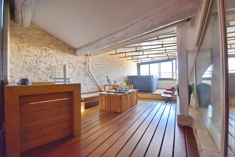 Duplex - 266 m² - 5 pièces