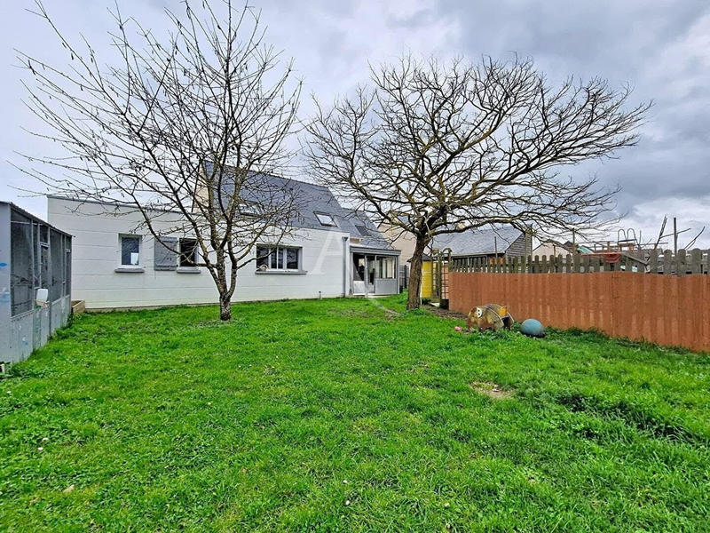 Maison - 166 m² - 9 pièces