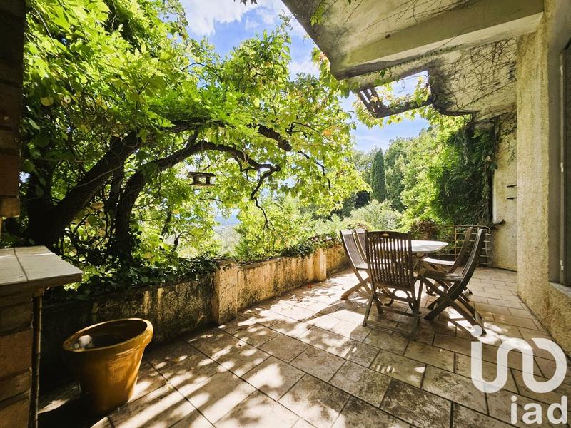 Maison - 240 m² - 10 pièces