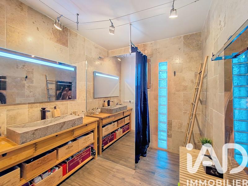 Maison - 230 m² - 6 pièces