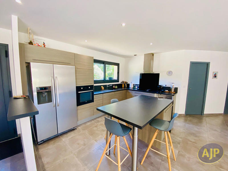 Maison - 145 m² - 5 pièces