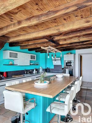 Maison - 238 m² - 8 pièces