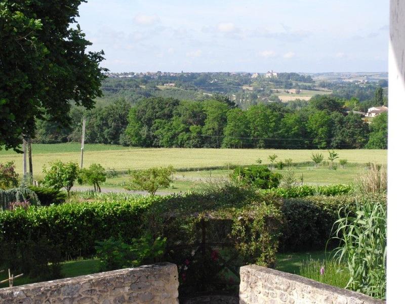 Maison traditionnelle - 293 m² - 10 pièces