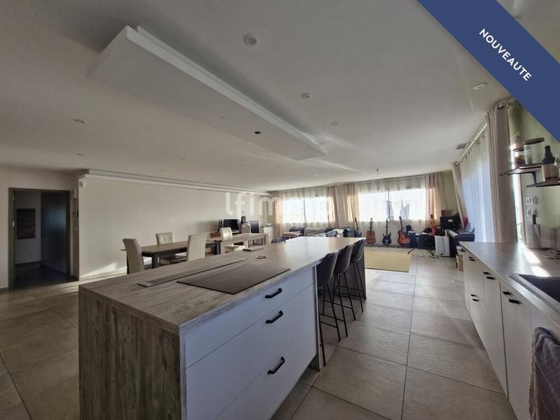 Maison - 200 m² - 7 pièces