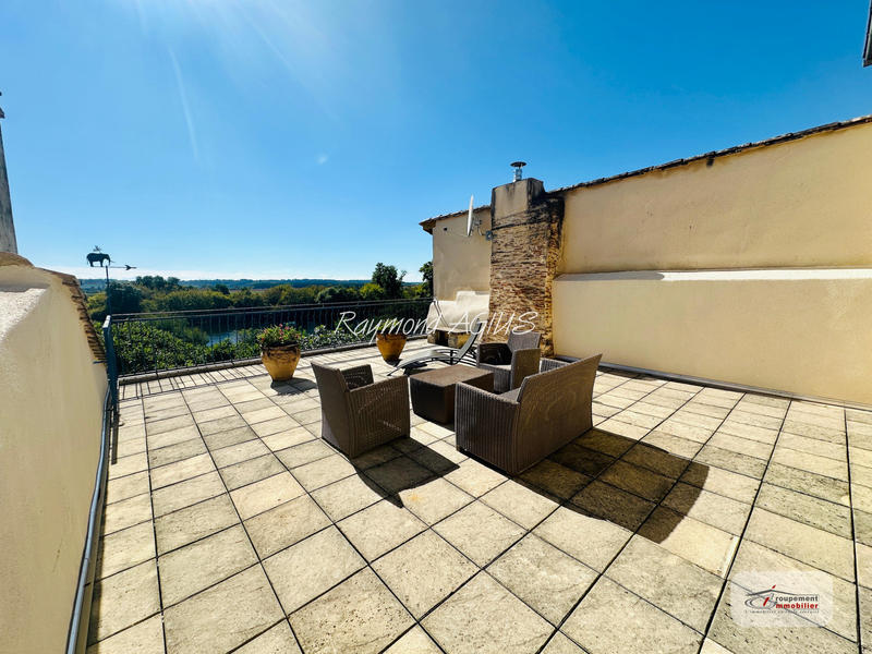 Maison de village - 276 m² - 11 pièces