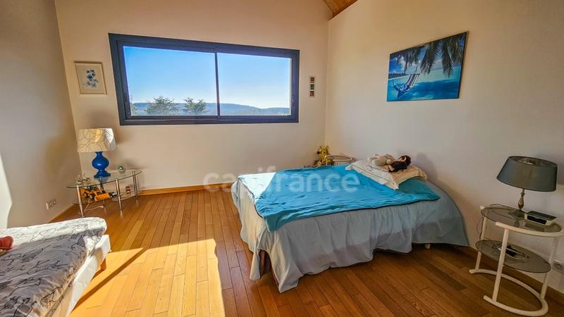 Demeure - 696 m² - 21 pièces