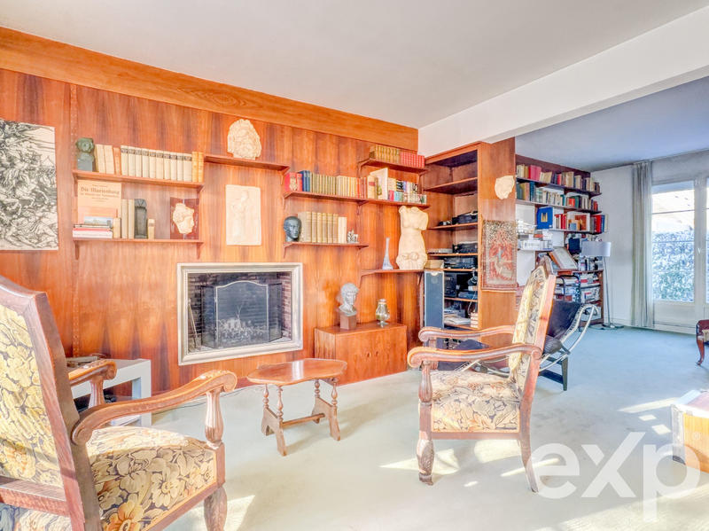 Maison - 235 m² - 9 pièces