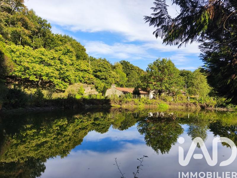 Maison - 250 m² - 8 pièces