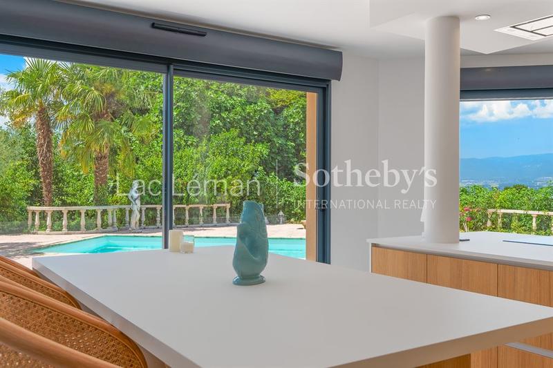 Maison - 210 m² - 6 pièces