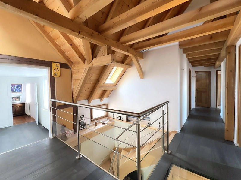 Maison - 240 m² - 9 pièces