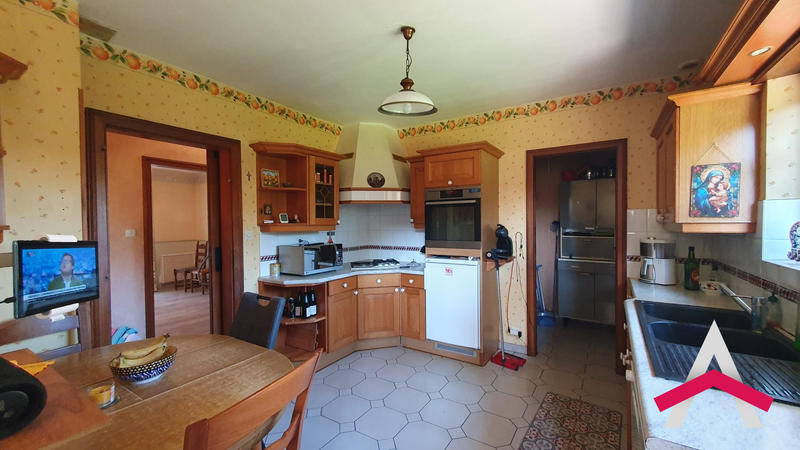 Maison - 196 m² - 7 pièces