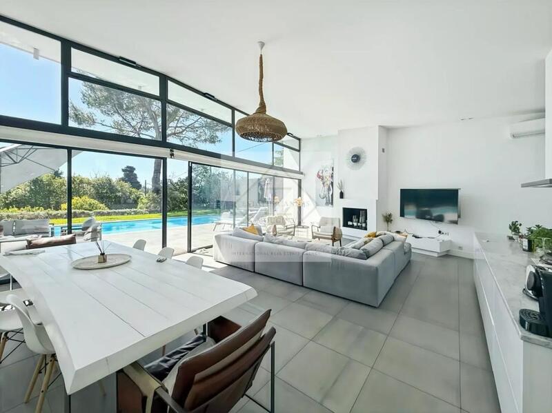 Villa - 200 m² - 6 pièces