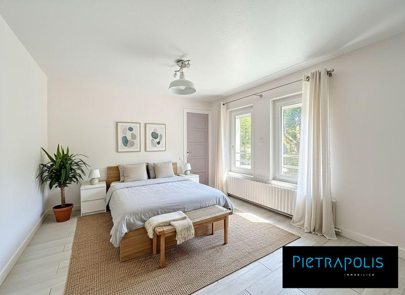 Maison ancienne - 205 m² - 6 pièces