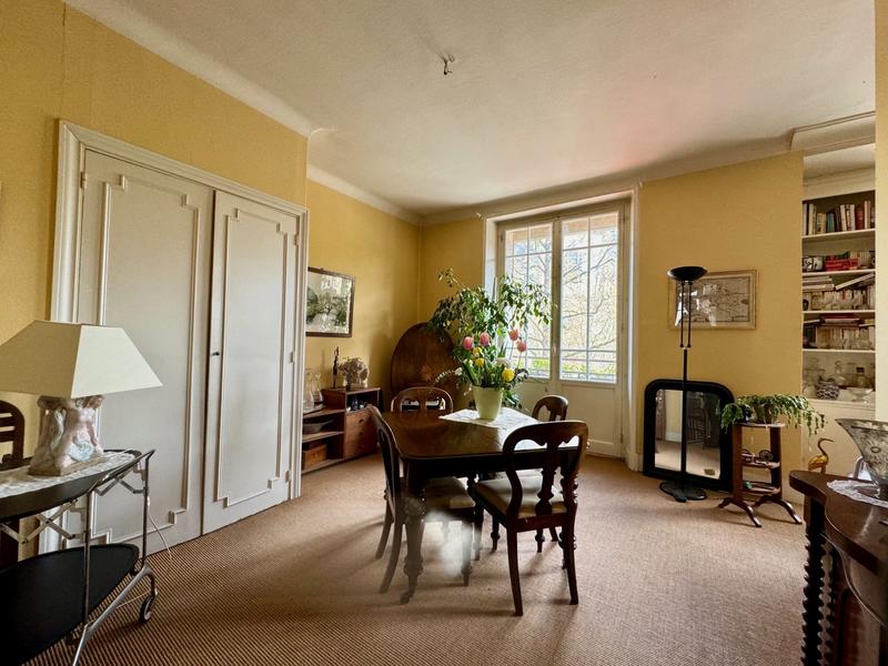 Appartement - 144 m² - 6 pièces