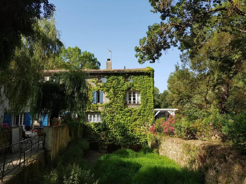 Propriété - 590 m² - 5 pièces