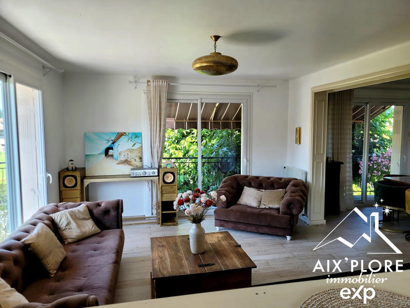 Maison - 265 m² - 12 pièces