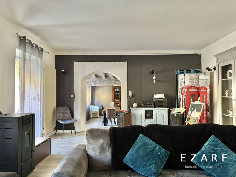 Maison - 231 m² - 8 pièces