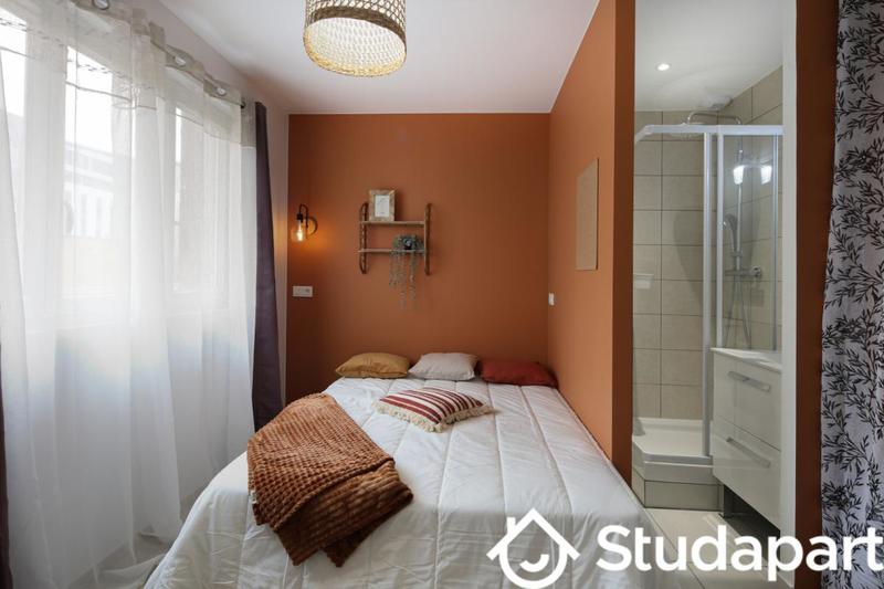 Chambre - 11 m² - 1 pièce