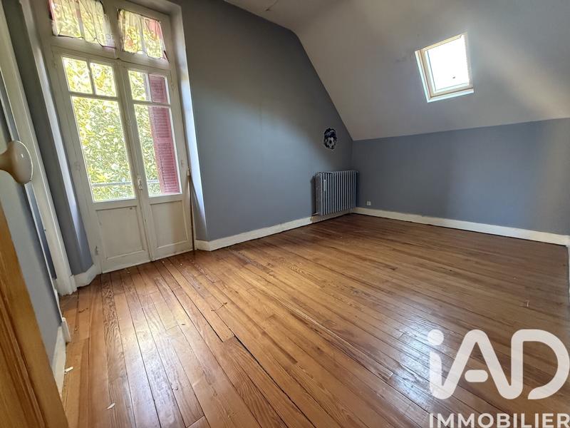 Maison - 225 m² - 7 pièces