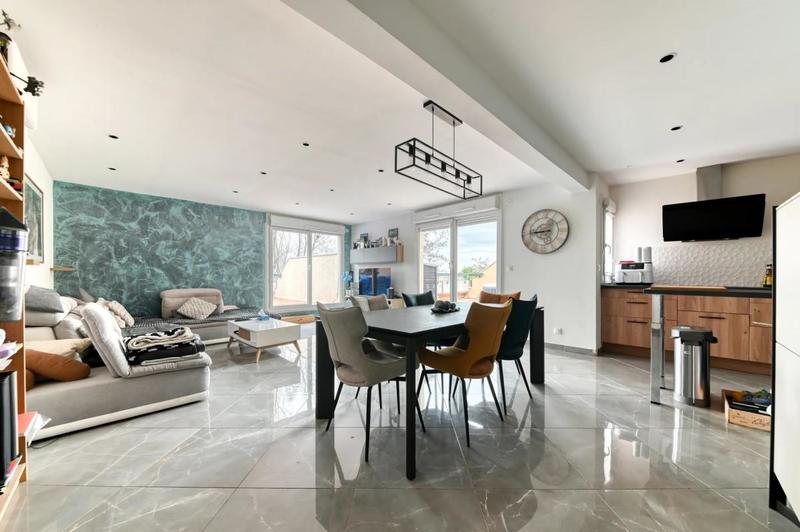 Appartement - 102 m² - 4 pièces