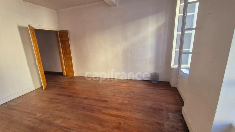 Maison - 363 m² - 12 pièces