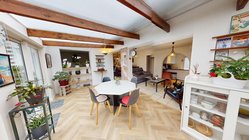 Maison - 143 m² - 7 pièces