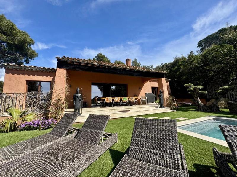 Maison - 210 m² - 7 pièces