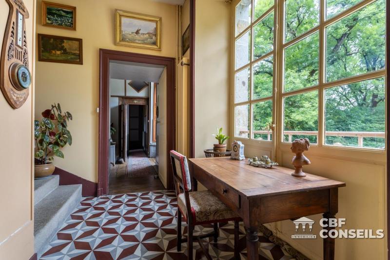 Château - 560 m² - 15 pièces