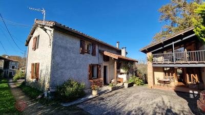 Propriété - 223 m² - 10 pièces