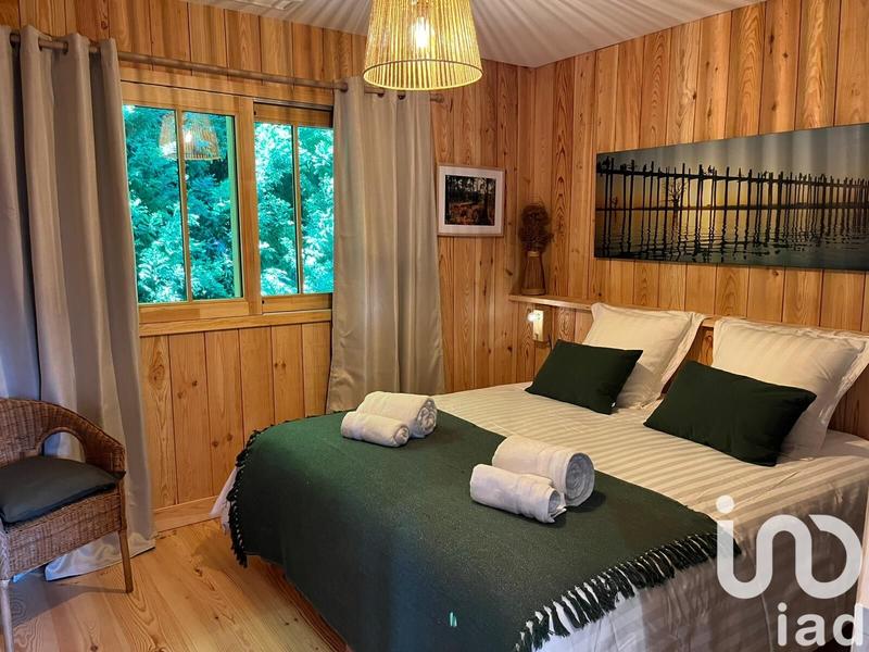 Maison - 256 m² - 7 pièces