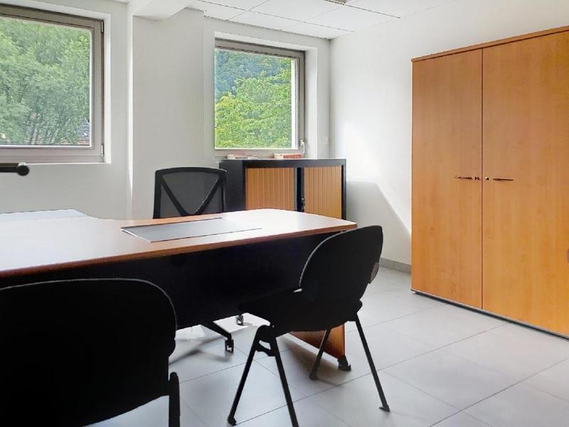 Bureau - 97 m² - 4 pièces