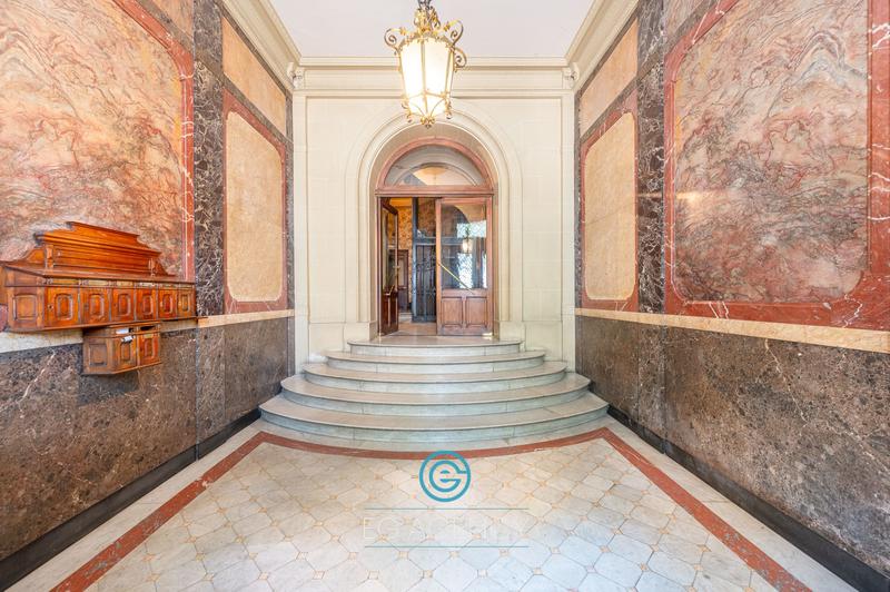 Appartement - 212 m² - 5 pièces