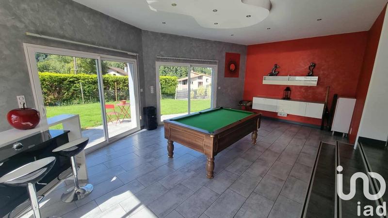 Maison - 238 m² - 6 pièces