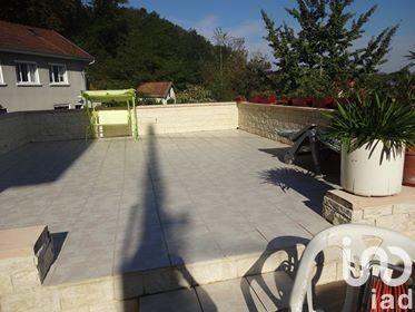 Maison - 240 m² - 10 pièces