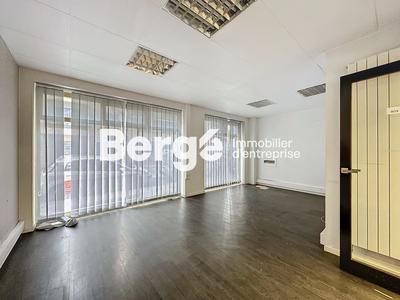 Local commercial - 302 m²