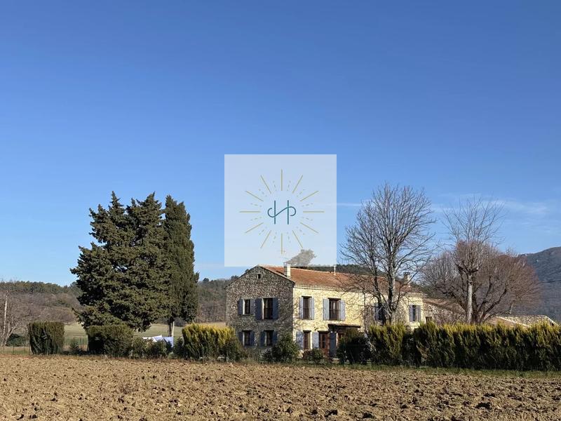 Maison - 362 m² - 14 pièces