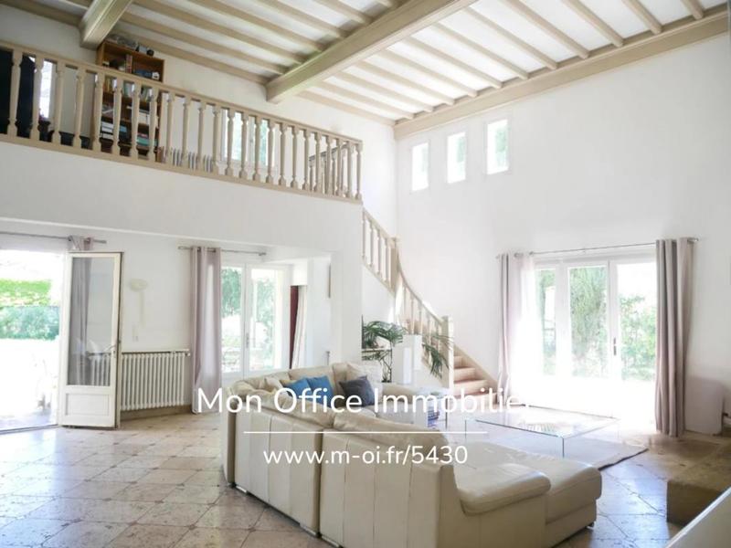 Maison - 243 m² - 5 pièces