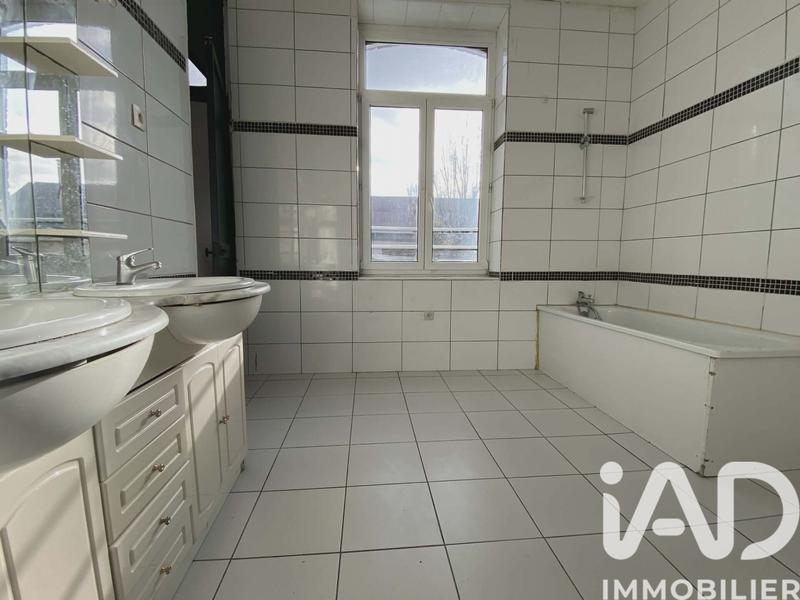 Maison - 104 m² - 4 pièces