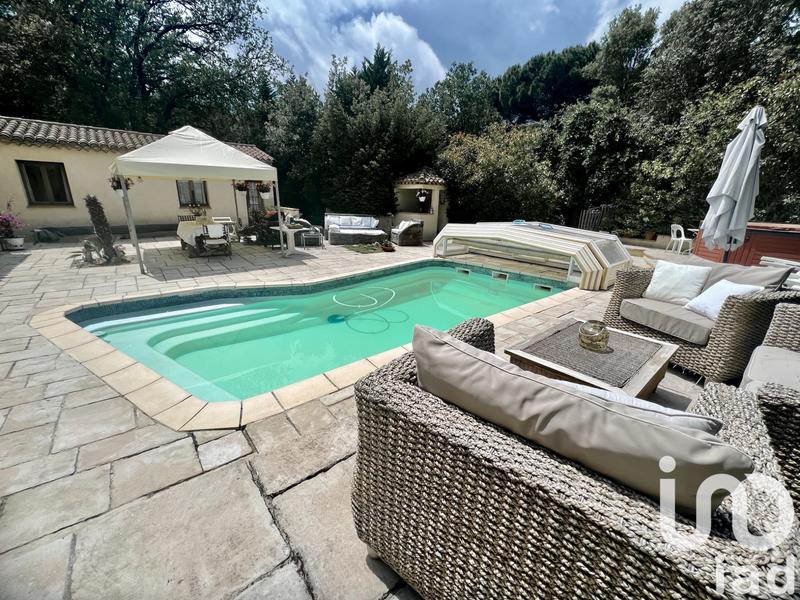 Maison - 220 m² - 9 pièces