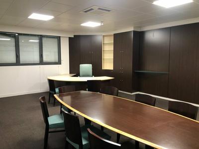 Bureau - 636 m²
