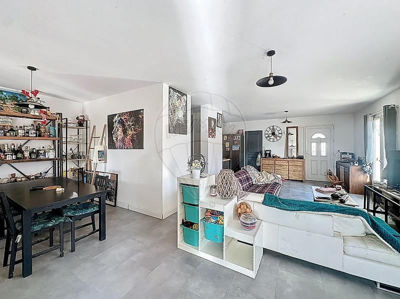 Maison - 106 m² - 6 pièces