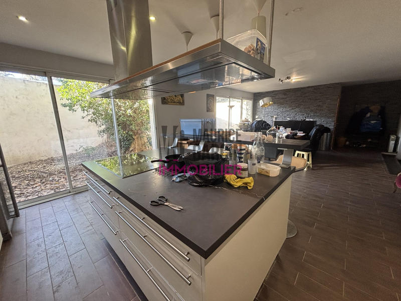 Maison - 180 m² - 5 pièces