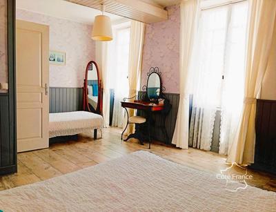 Maison chambre d'hôtes - 325 m² - 16 pièces