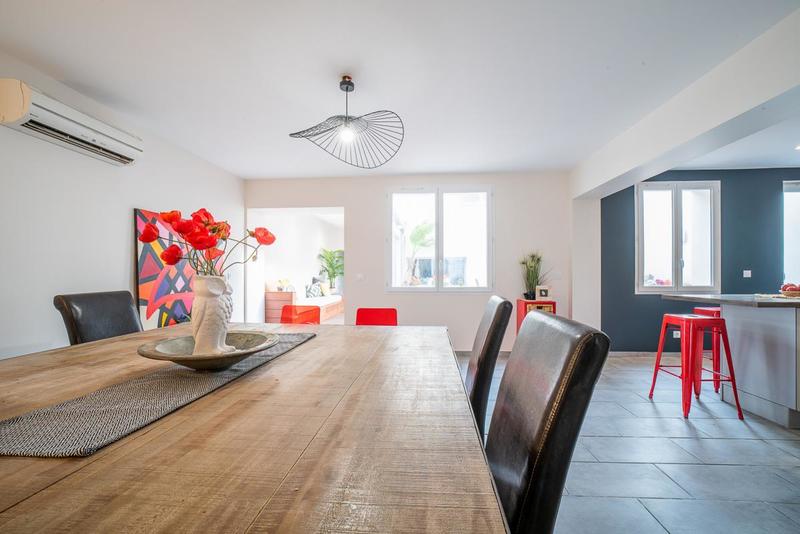 Maison - 230 m² - 6 pièces