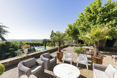 Propriété - 382 m² - 7 pièces