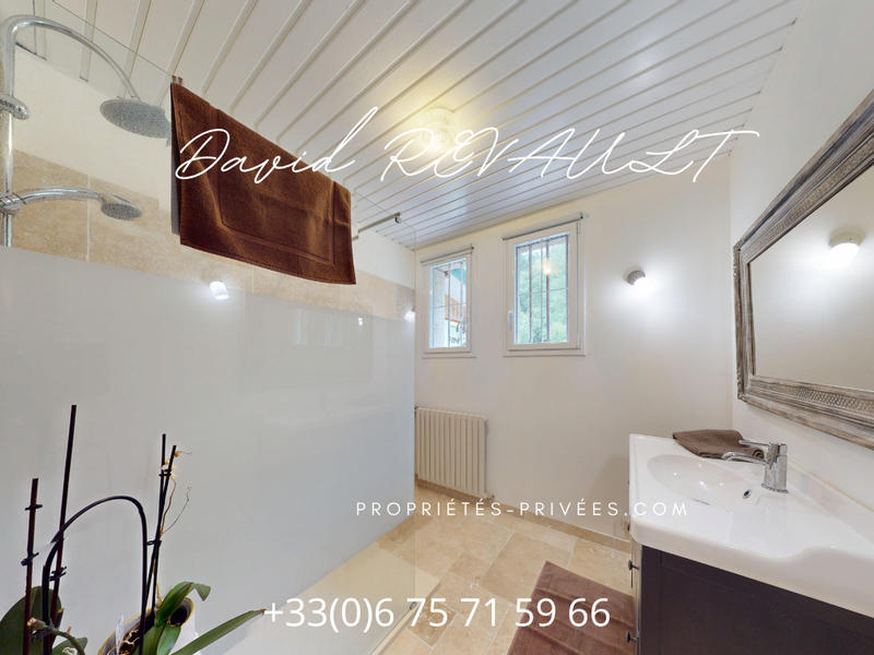 Maison - 180 m² - 9 pièces