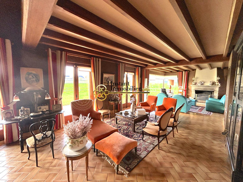 Demeure - 240 m² - 5 pièces