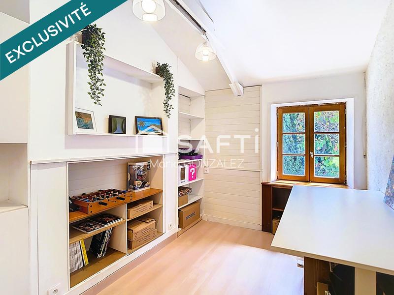 Maison - 180 m² - 8 pièces